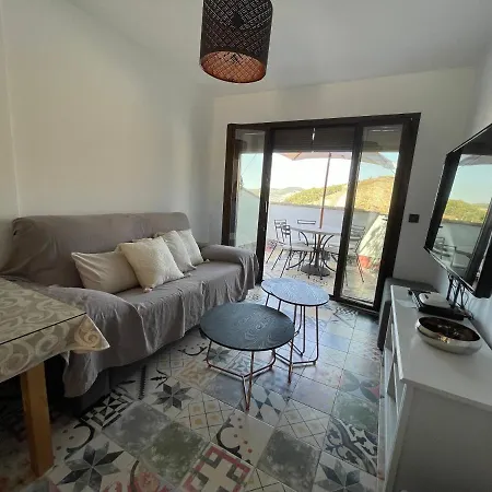 Casa Vacacional Alcazabilla Holiday home *